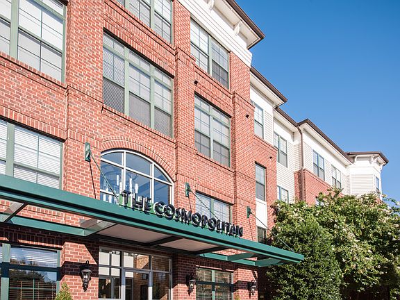 Spacious One- to Two-Bedroom Apartments in Lorton, VA