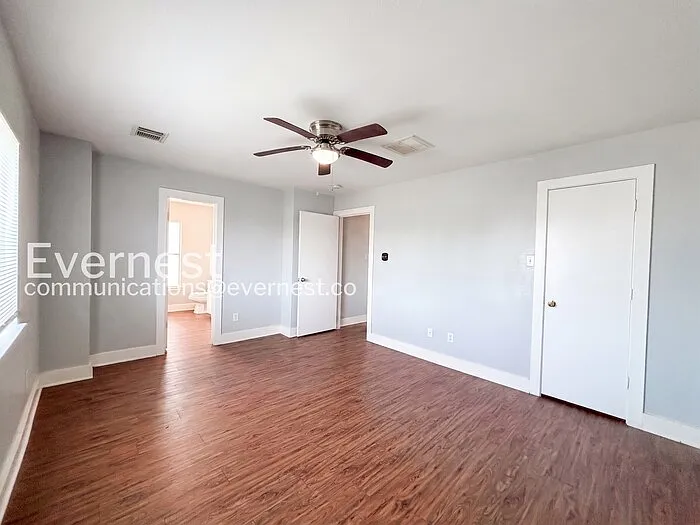 1043 Grassy View Dr — Photo 10