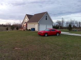 10234 N Fenton Rd, Fenton, MI 48430