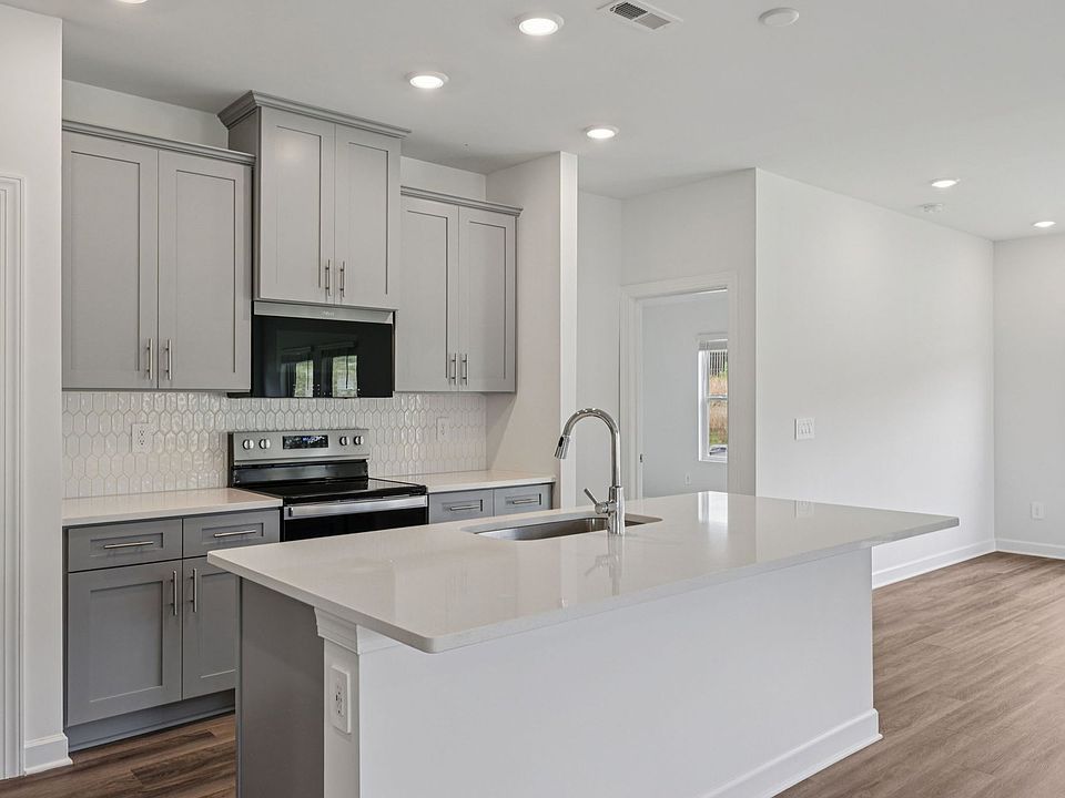 The functional kitchen makes your weekly meal-prep much easier.