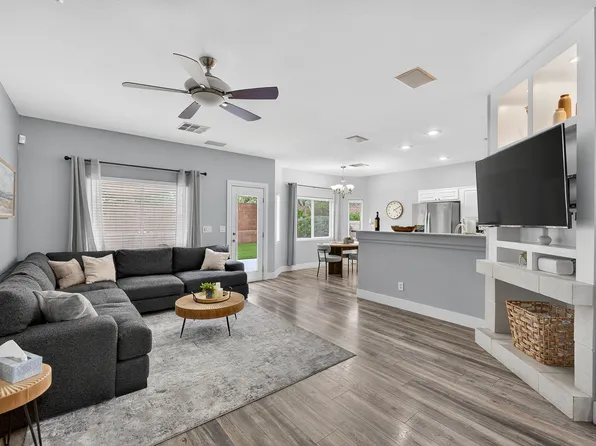 9157 Sunken Meadow Ave, Las Vegas, NV 89178