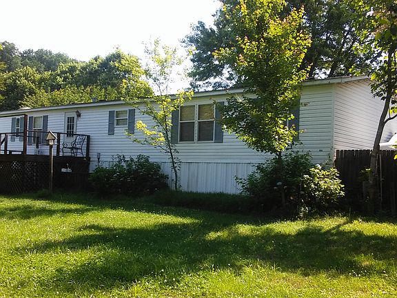 3rd image of 60 Ashton Ln