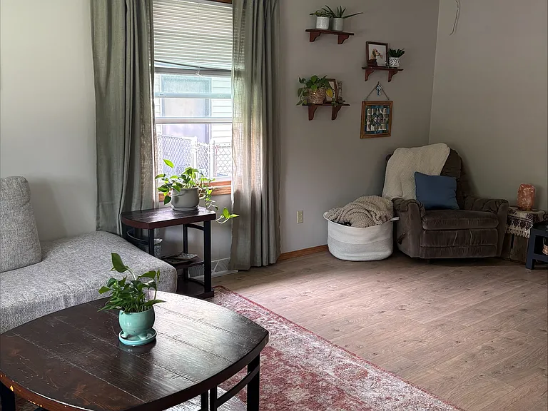 3835 Summerset Way — Photo 3