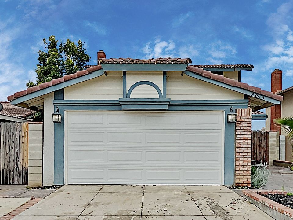 1st image of 23565 Ashwood Ave