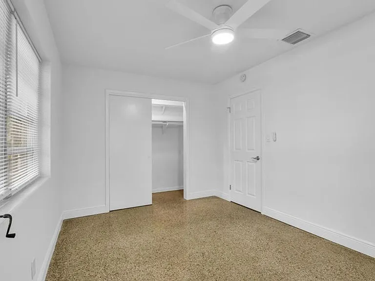 702 Sunset Dr — Photo 16