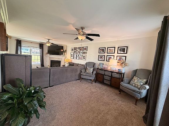 5th image of 152 Kensington Ct