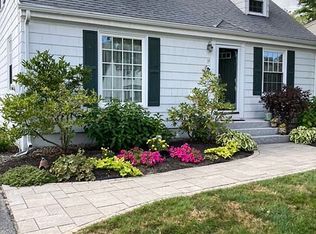 14 Justamere Rd, Falmouth, ME 04105