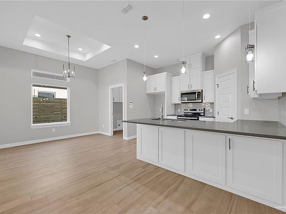 4th image of 3333 E McGrady St