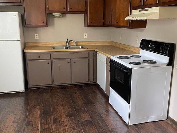 4th image of 3330 White Pine Dr
