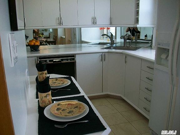 3rd image of 11011 Queens Blvd APT 28H