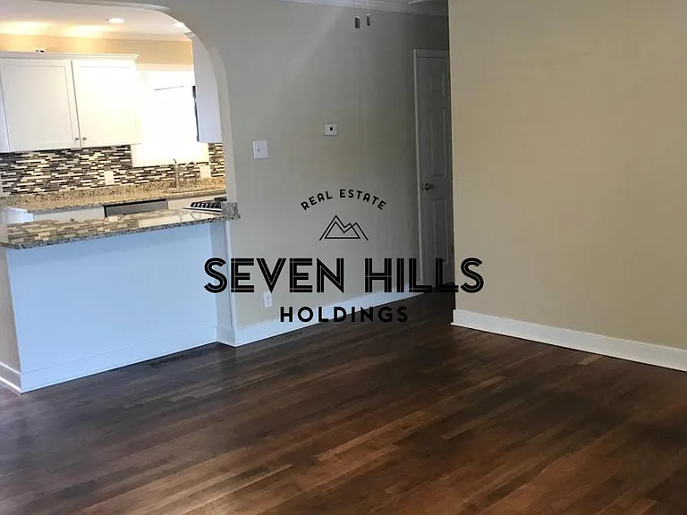 1022 N Harrison St — Photo 5
