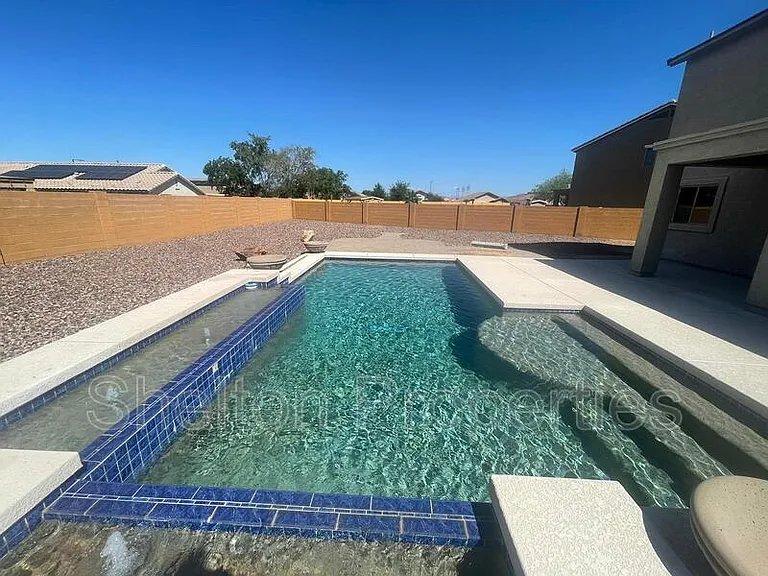 20384 N 261st Dr — Photo 3