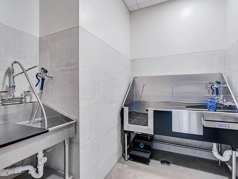 Pivot Apartments — Photo 39