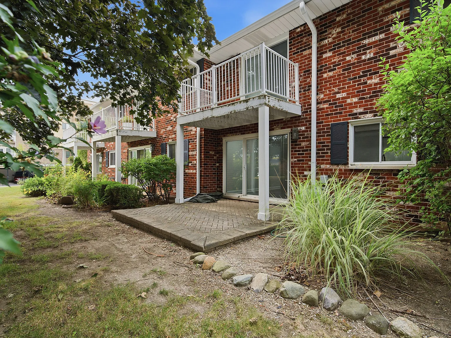 2 bed, 1.5 bath, 2186 sqft, $1,950 — Photo 4