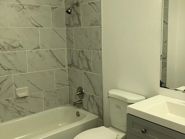 Updated NE Heights 2 Bedroom - Quality & Move-in Ready — Photo 20