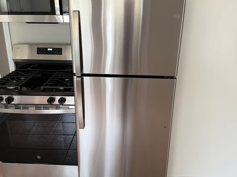 180 Burritt Ave #2 — Photo 7