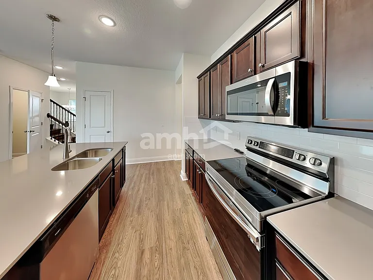 1038 Summer Stone Loop — Photo 4