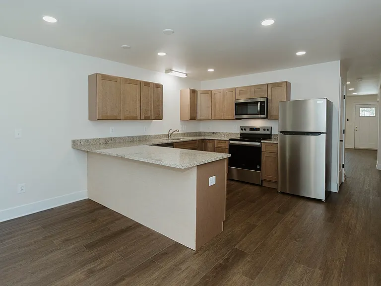 216 S Georgia Ave — Photo 9