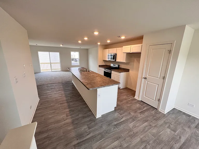 2491 Bella Dr — Photo 7
