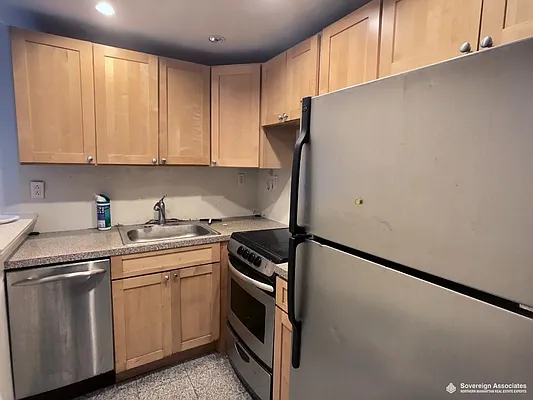 Rented by Sovereign Associates | media 14