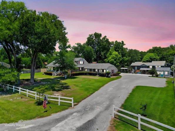 1335 Dennis Blvd, Moncks Corner, SC 29461