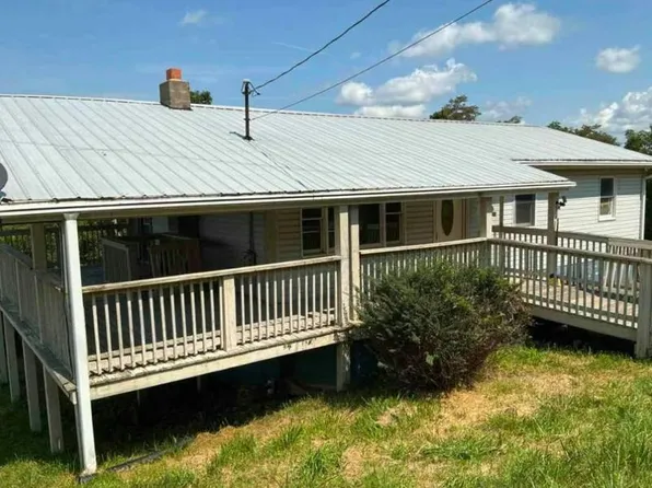 61 Freedom Ct, Proctor, WV 26055
