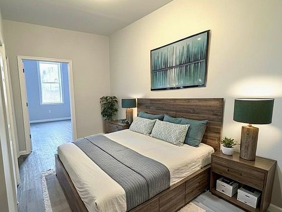 4th image of 3034 44th St APT 2