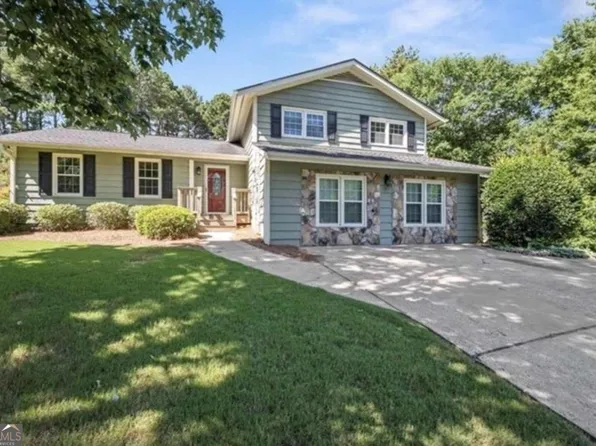 392 Heritage Ln, Alpharetta, GA 30009