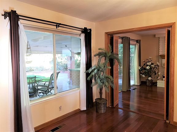 4th image of 1051 Kristen Ct