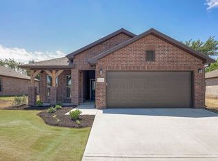 8392 Greentree Dr, Lenexa, KS 66227