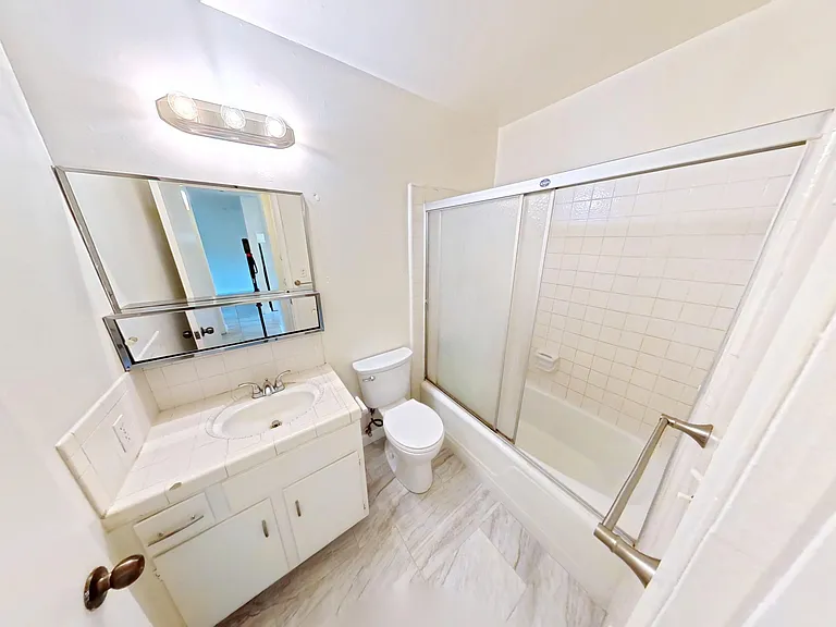 645 W Clinton Ave #B — Photo 3