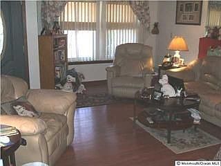 5th image of 114 Colony Cir