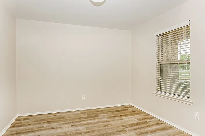 1207 Savannah Ridge Dr — Photo 12