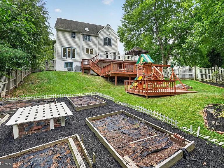 5402 Ashcomb Ct — Photo 43