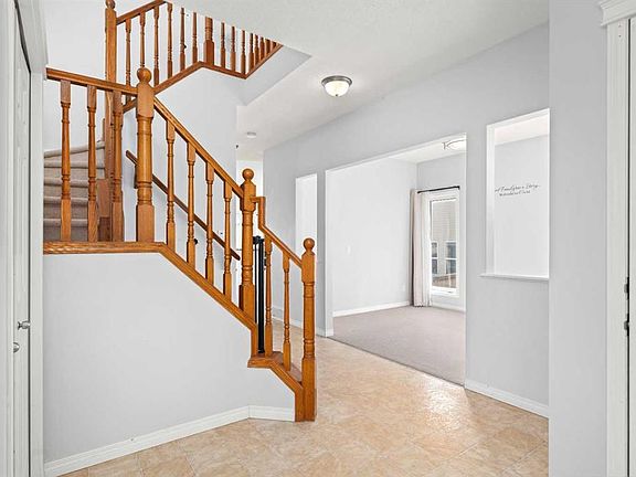 4th image of 102 W Kincora Glen Mews NW