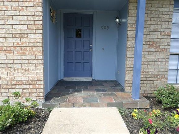 2nd image of 909 Grand Teton Dr