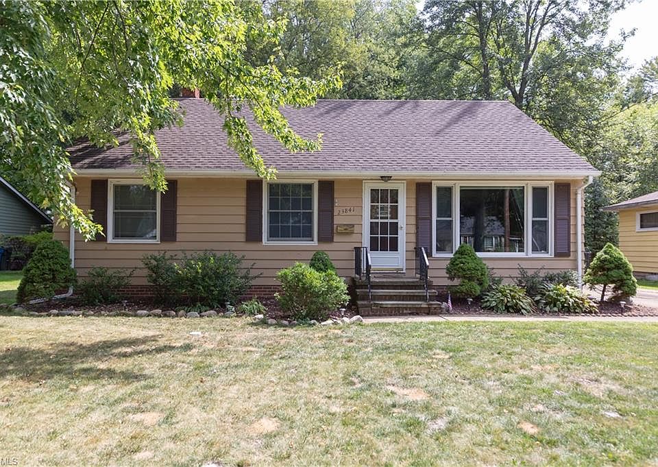 1st image of 23841 Oak Ln