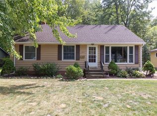 23841 Oak Ln, North Olmsted, OH 44070