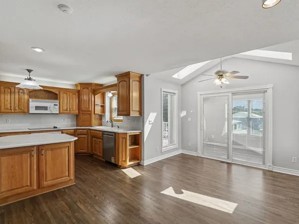 903 Doc Henry Rd, Greenwood, MO 64034