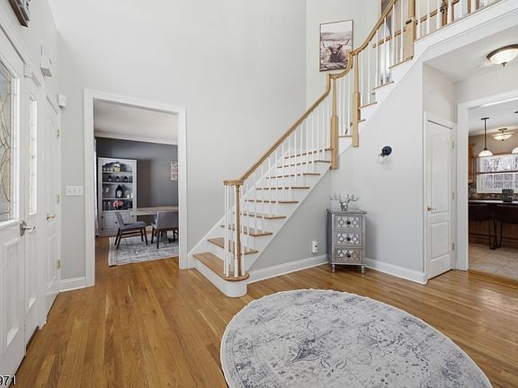 4th image of 115 Mount Lebanon Rd