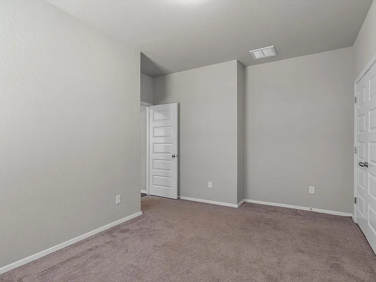 3906 Crockett Ave — Photo 25