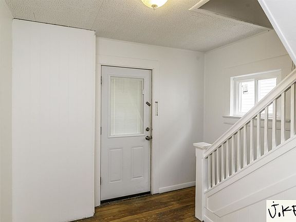 4th image of 117 Hill St