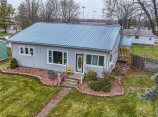 508 E Walnut St, Chalmers, IN 47929