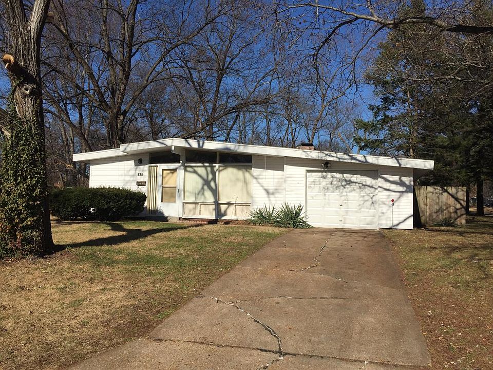 1st image of 885 Robinwood Dr