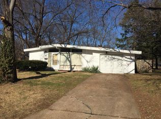 885 Robinwood Dr, Florissant, MO 63033