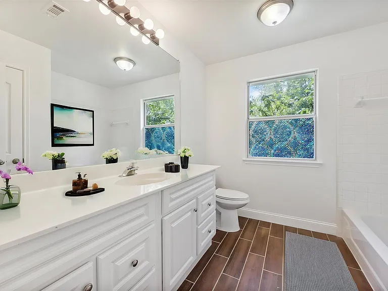 2926 Winchester Dr — Photo 10