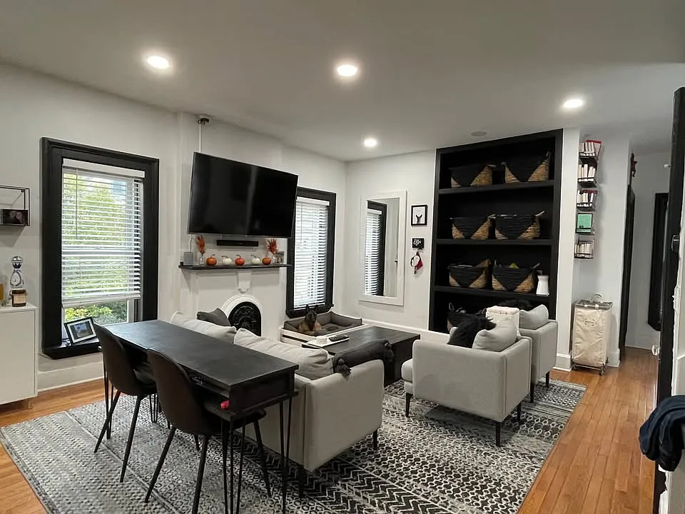 68 E Hubbard Ave #1