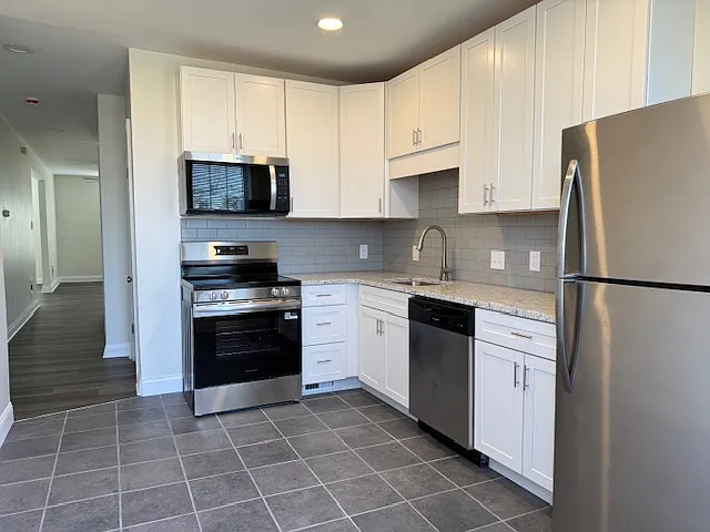 Building Photo - 2315 Park Ave #2