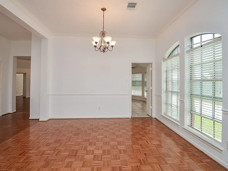 1631 Berkoff Dr — Photo 6