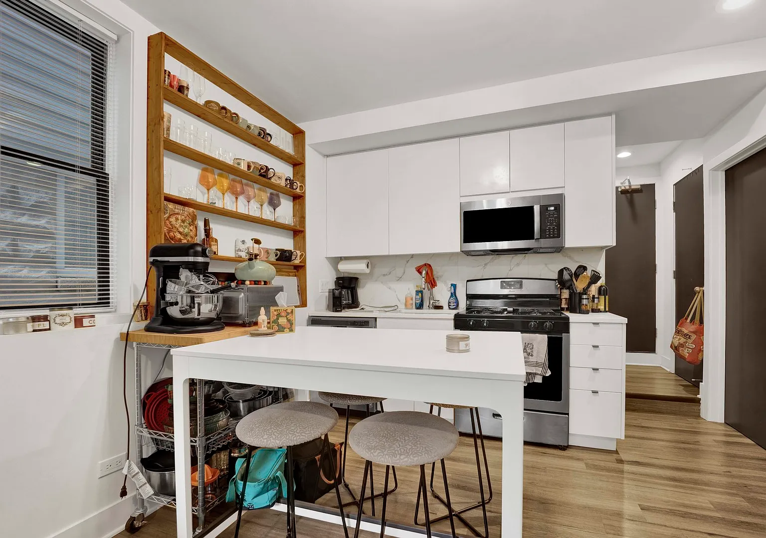 1 bed, $2,000 — Photo 2